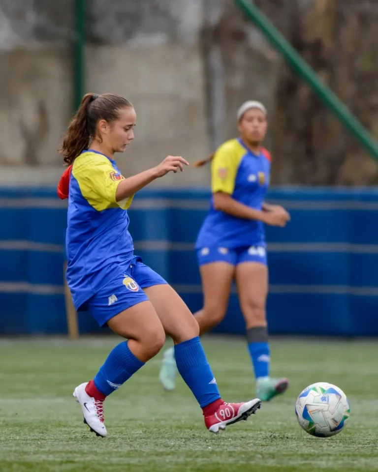 Imágenes de lo que fue nuestro partido frente a Academia Puerto Cabello.📸#LigaFutveFem#FutbolF (1)